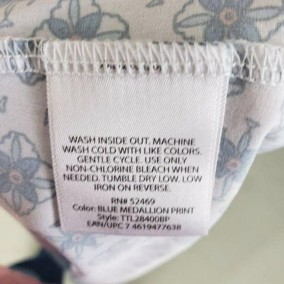 Time And Tru Women's‎ White Medallion Print Sleeve Blouse Tank Top Size XXL - Picture 6 of 10